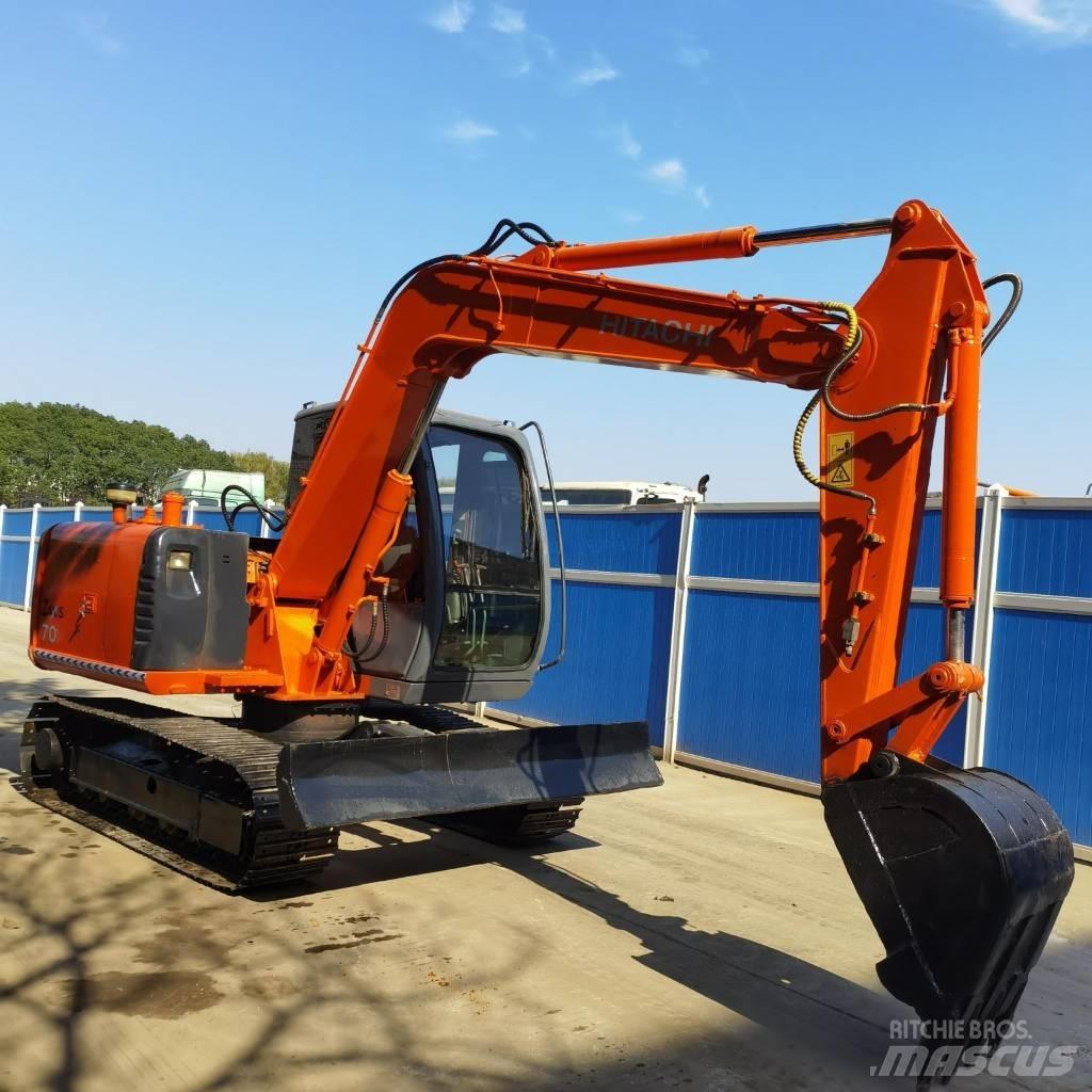 Hitachi ZX70 Lánctalpas kotrók
