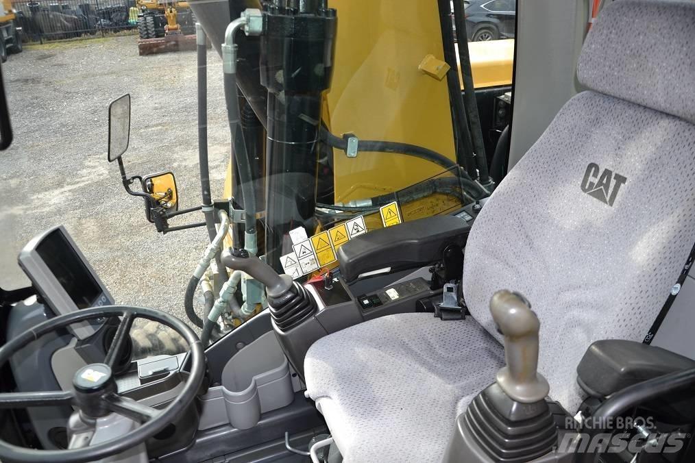 CAT M 315 D Gumikerekes kotrók