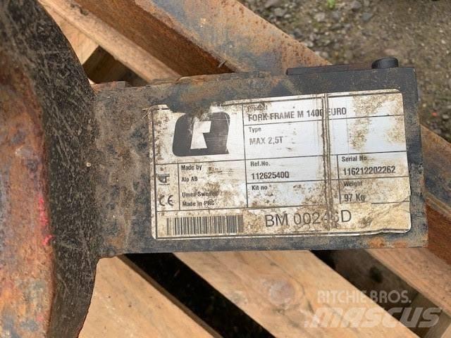 Ålö PALLET TINES Egyéb rakodók - kotrók és tartozékok