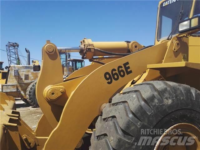 CAT 966 E Gumikerekes homlokrakodók