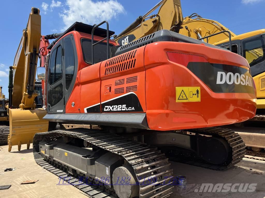Doosan DX225 Lánctalpas kotrók