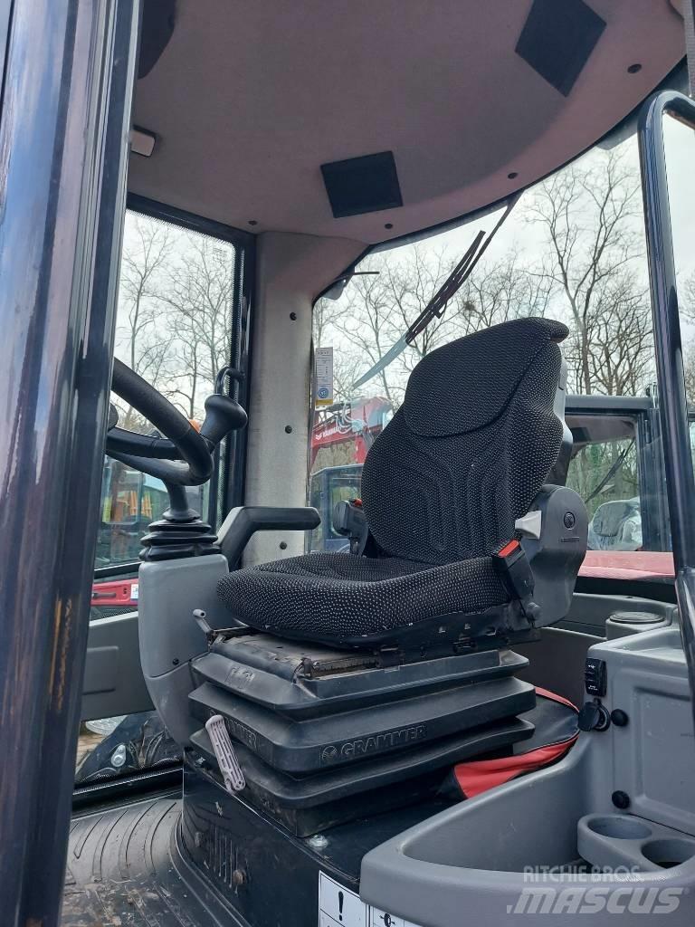 Yanmar V 100 Gumikerekes homlokrakodók