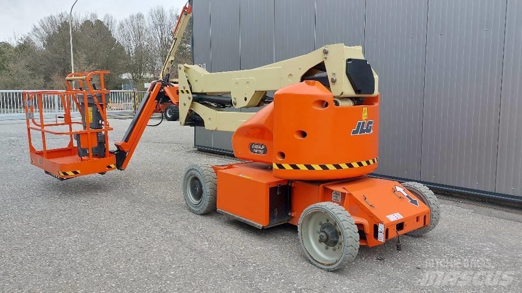 JLG E 400 AJPN Karos emelők