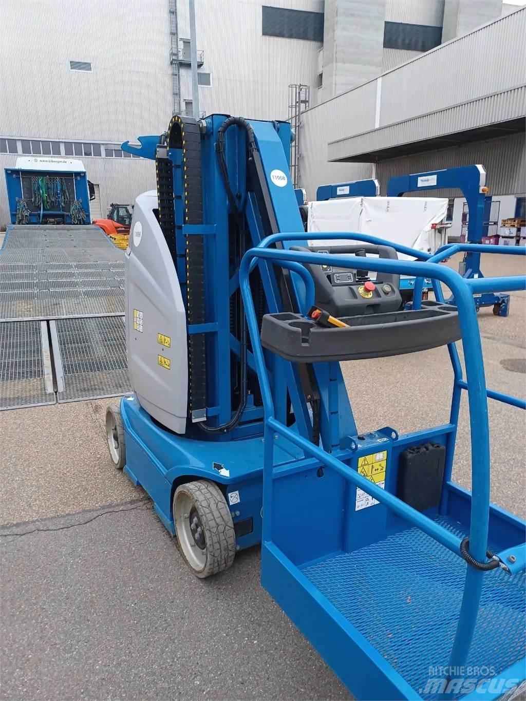 JLG Toucan 10E-L Karos emelők