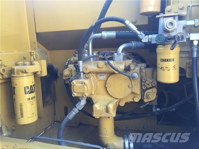 CAT 320 D Lánctalpas kotrók