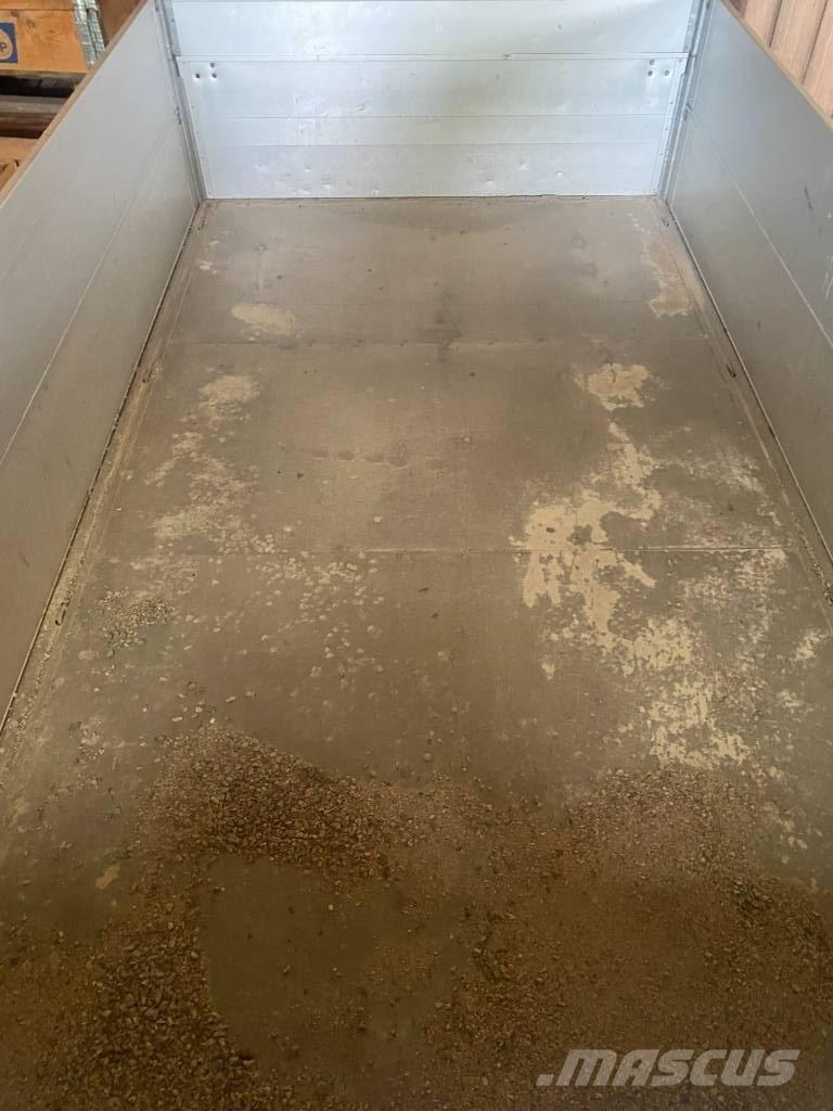  Allsläpet Ka 320 Platós / Ponyvás pótkocsik