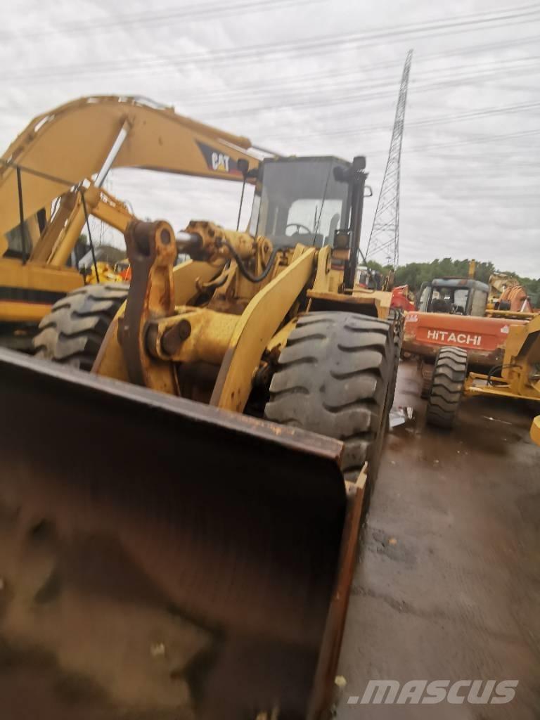CAT 966F Gumikerekes homlokrakodók