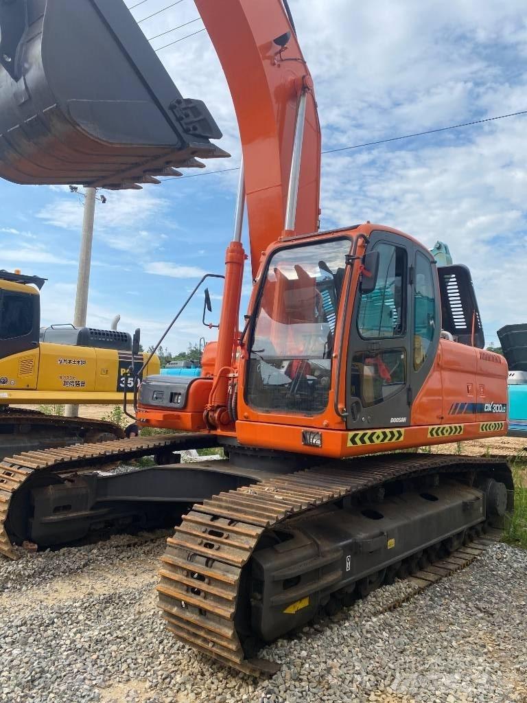 Doosan DX 300 LC Lánctalpas kotrók