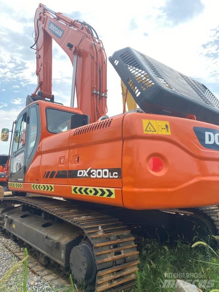 Doosan DX 300 LC Lánctalpas kotrók
