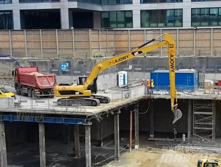 CAT 329 D Long Reach Hosszú gém kotrók