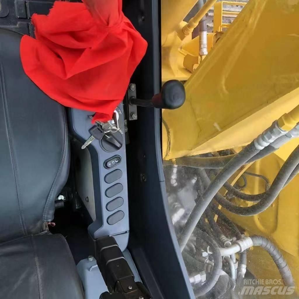 Komatsu PC 60 Lánctalpas kotrók