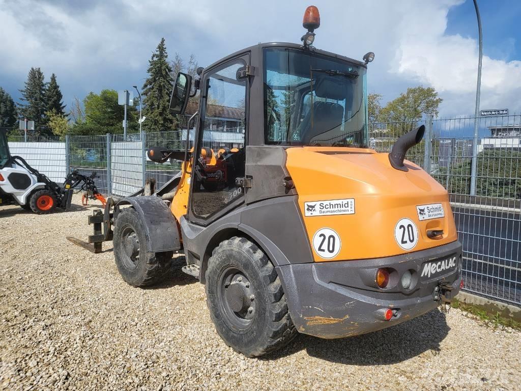 Mecalac AX 700 Gumikerekes homlokrakodók