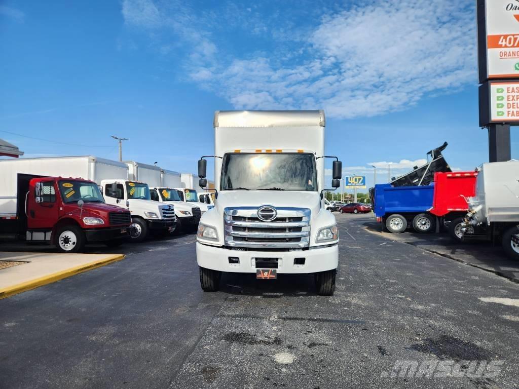 Hino 268 A Dobozos teherautók