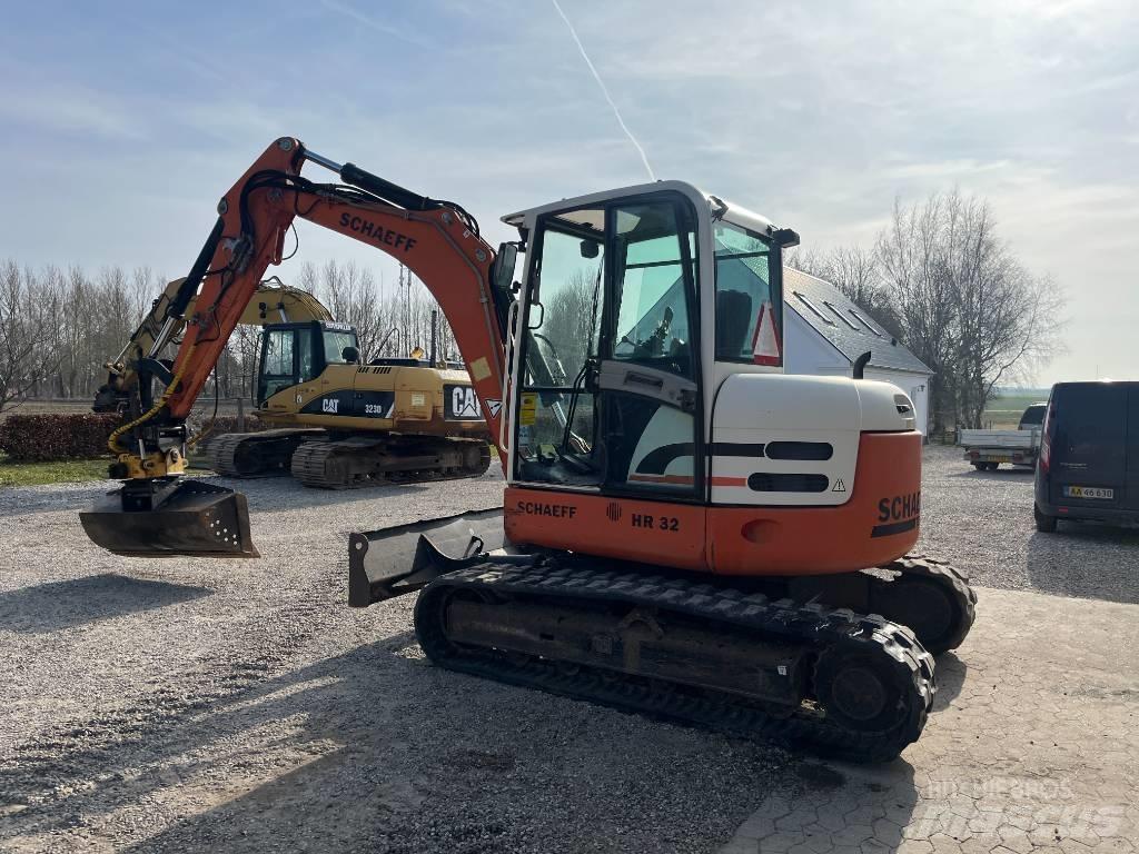 Schaeff HR 32 Közepes (midi) kotrók 7 t - 12 t