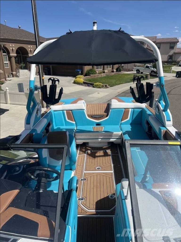  Nautique G23 munkacsónakok/uszályok