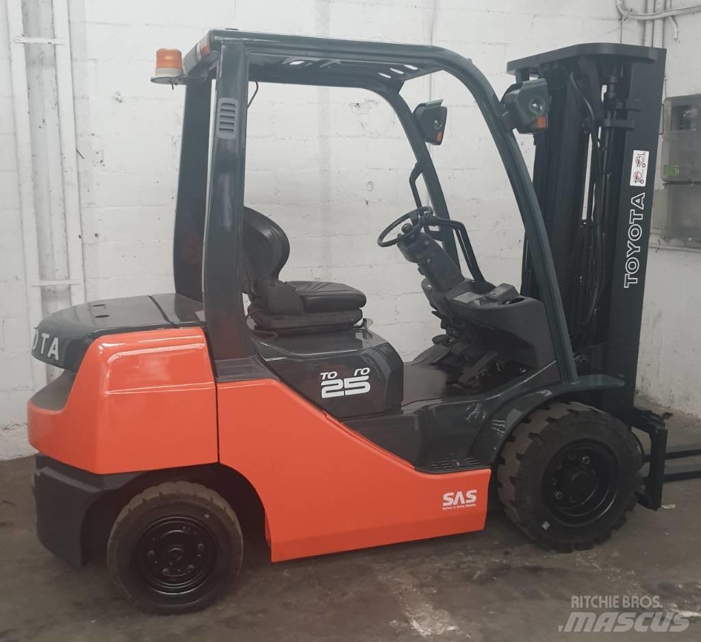 Toyota 52-8 FD 25 Dízel targoncák