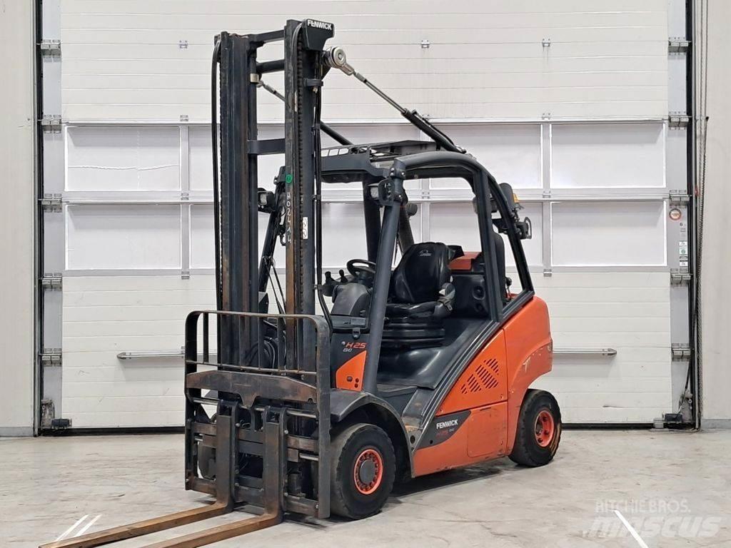 Linde H25T-02 Gázüzemű targoncák