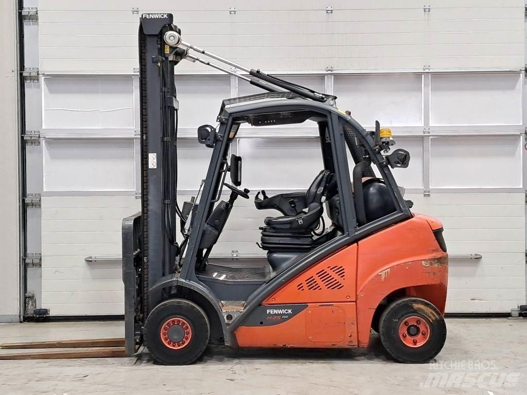 Linde H25T-02 Gázüzemű targoncák