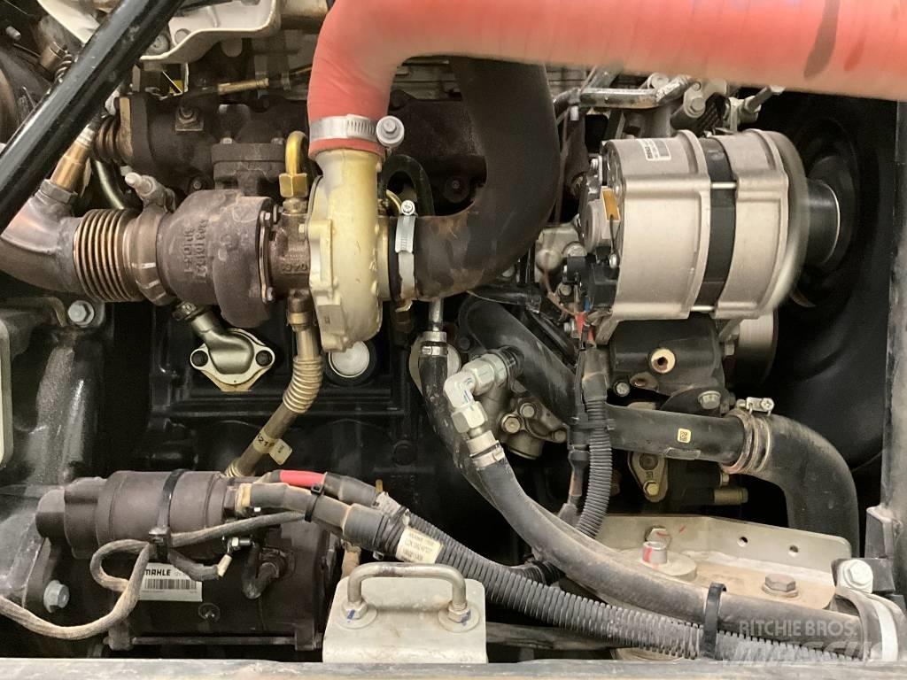 Neuson EW 100 Gumikerekes kotrók