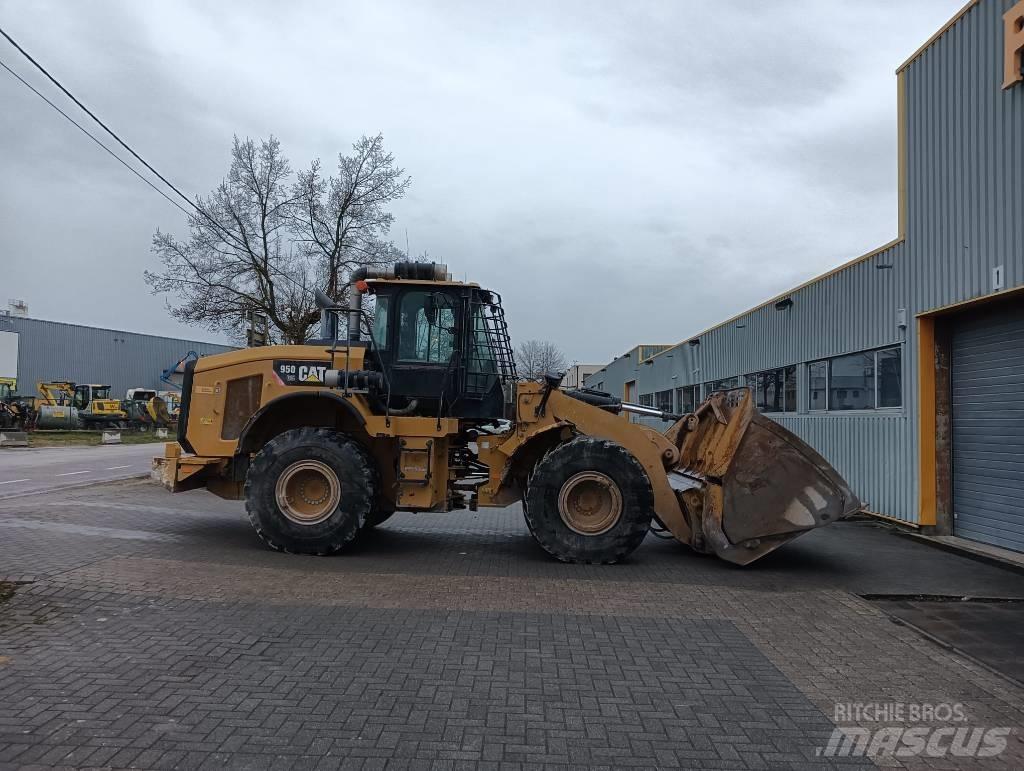 CAT 950GC Gumikerekes homlokrakodók