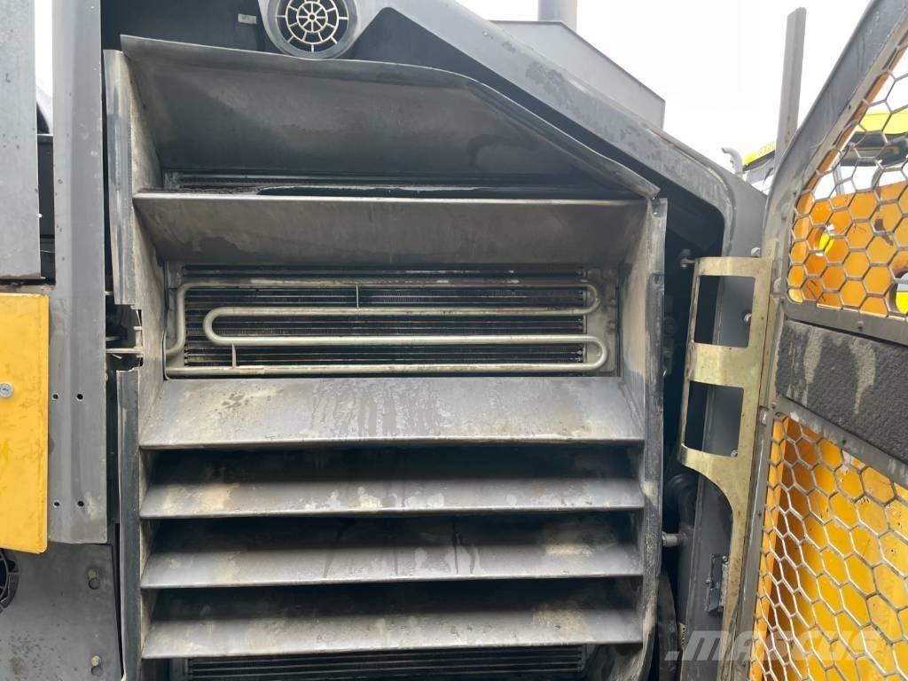 Volvo P7820C Aszfalt terítõ gépek