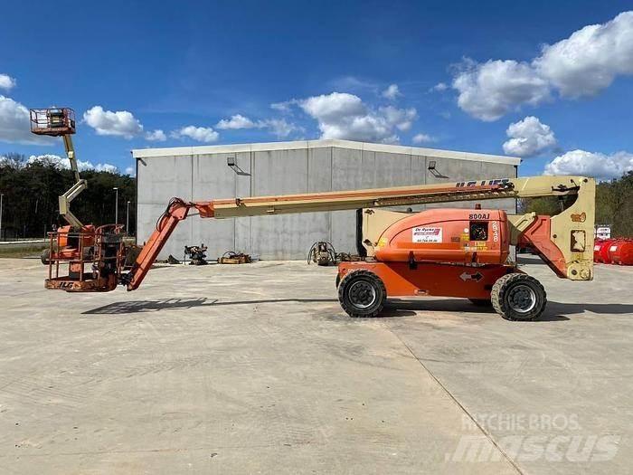 JLG 800AJ Karos emelők