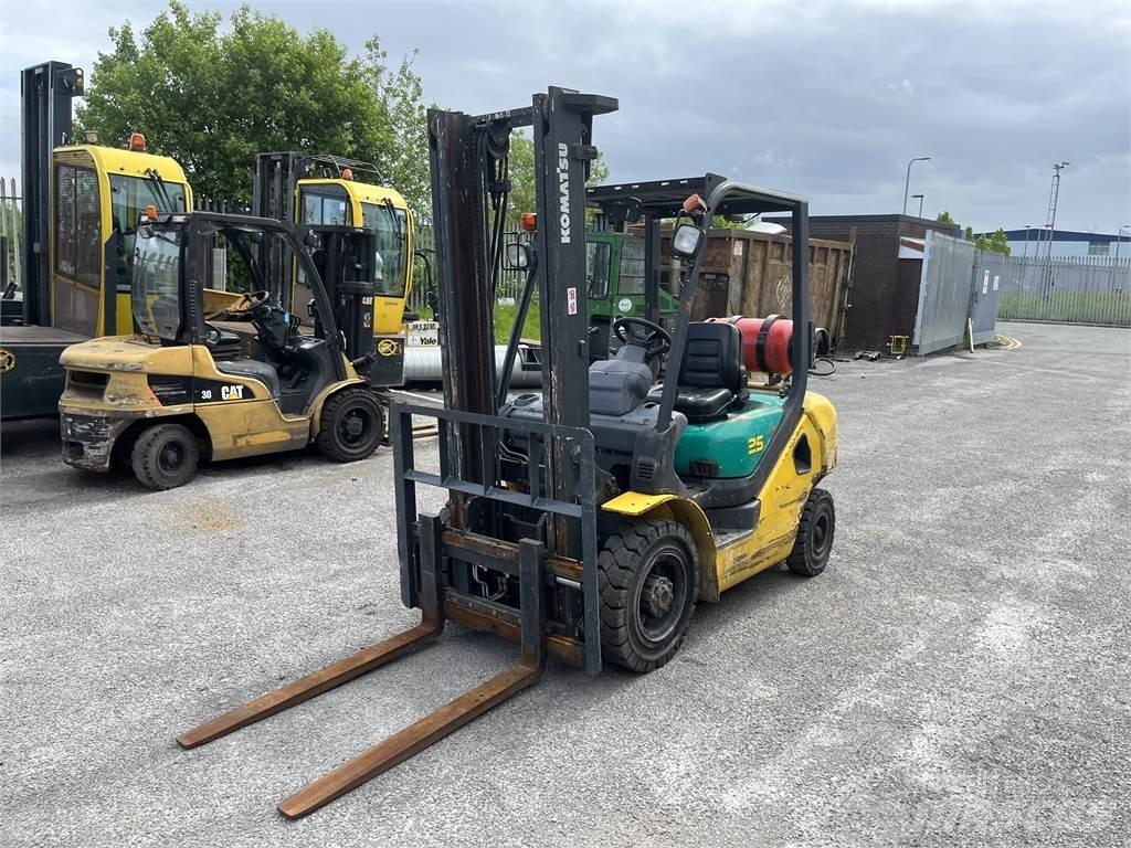Komatsu FG25HT-16R Gázüzemű targoncák