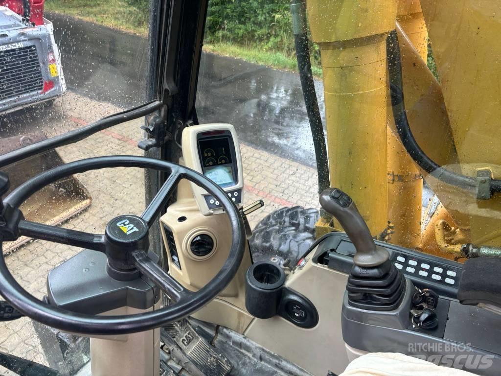 CAT M 316 C Gumikerekes kotrók