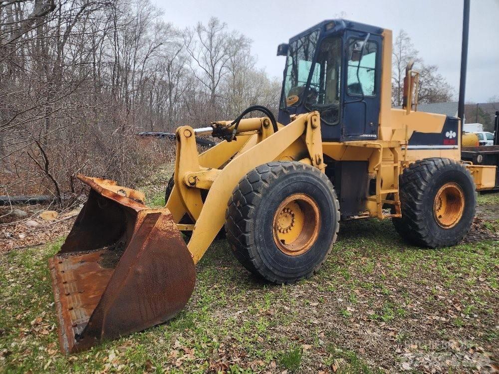 Komatsu WA 300-1 Gumikerekes homlokrakodók