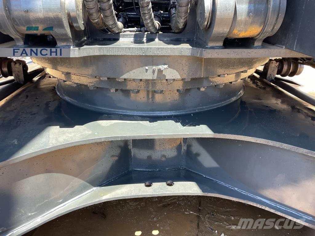 Hyundai 305lC-9T Lánctalpas kotrók