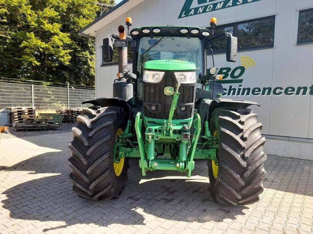 John Deere 6215R Traktorok