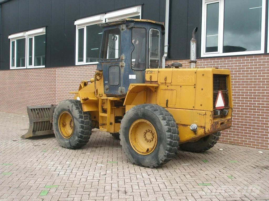 Komatsu W40-2 Gumikerekes homlokrakodók