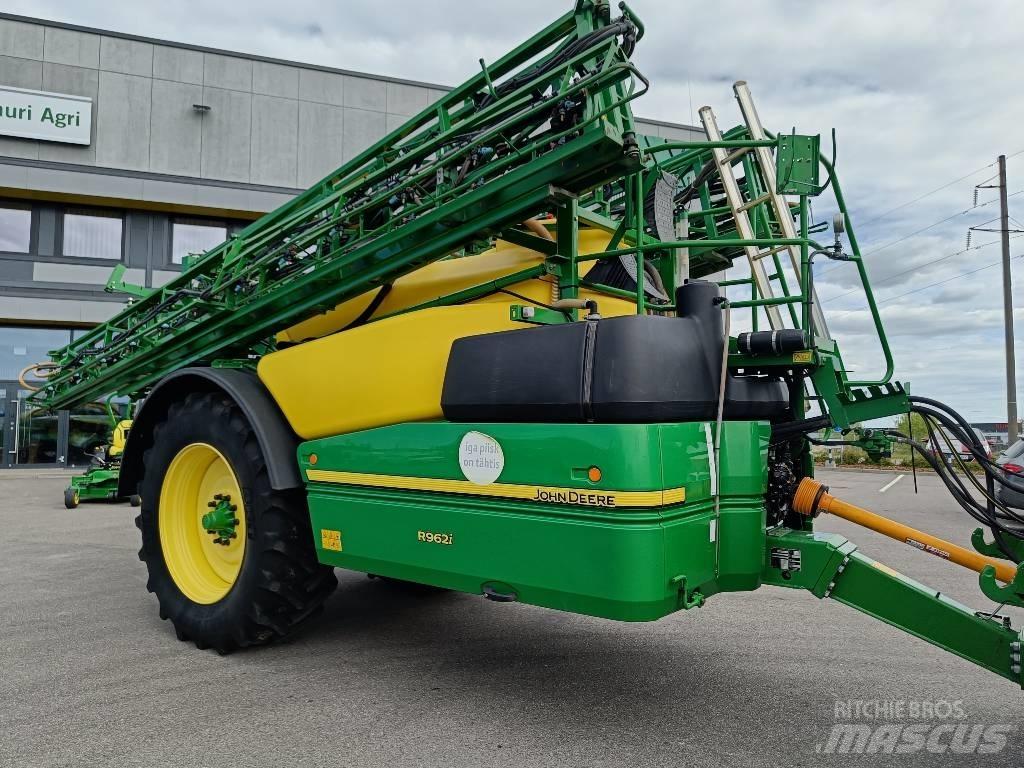 John Deere R 962 i Vontatott trágyaszórók
