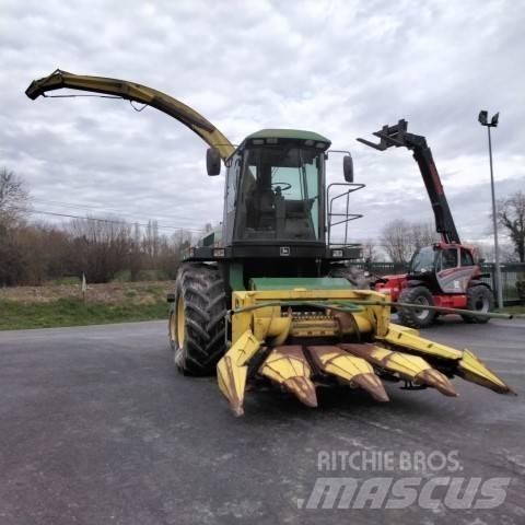 John Deere 6610 Önjáró szecskázók