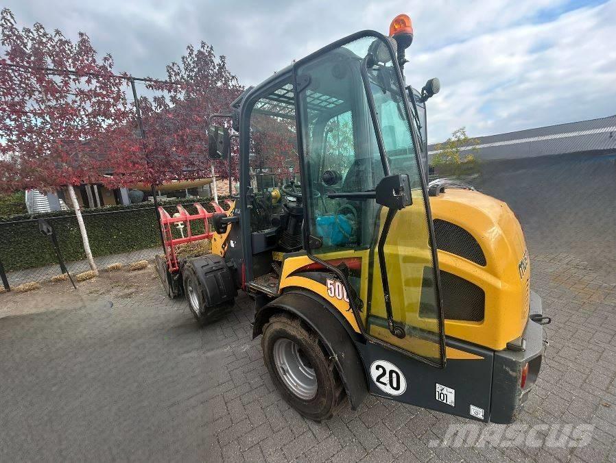 Mustang AL 506 Cab Univerzális rakodók