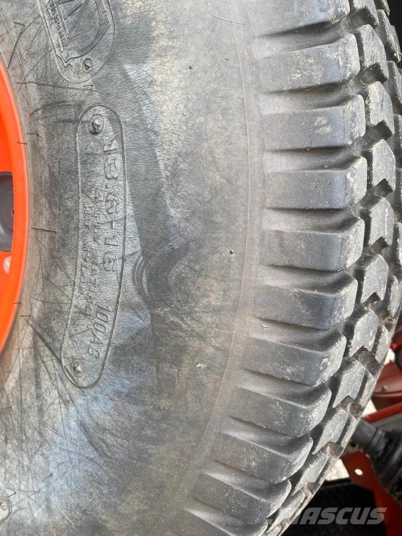 Kubota ST 401-C Kompakt traktorok