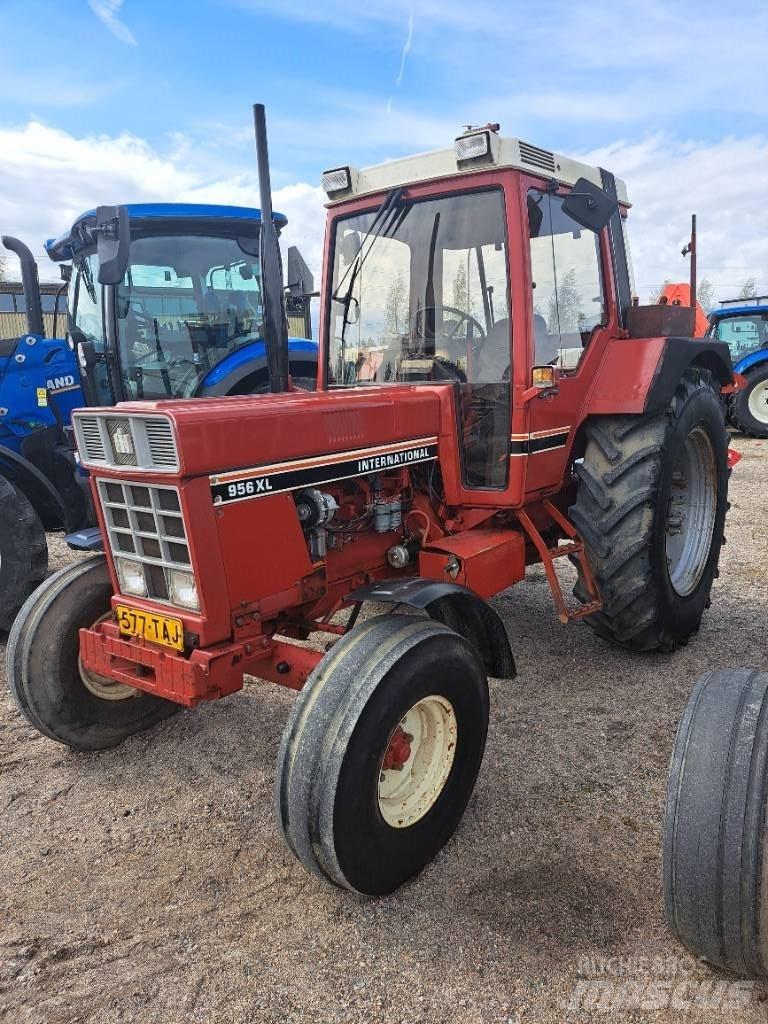 International 956XL Traktorok