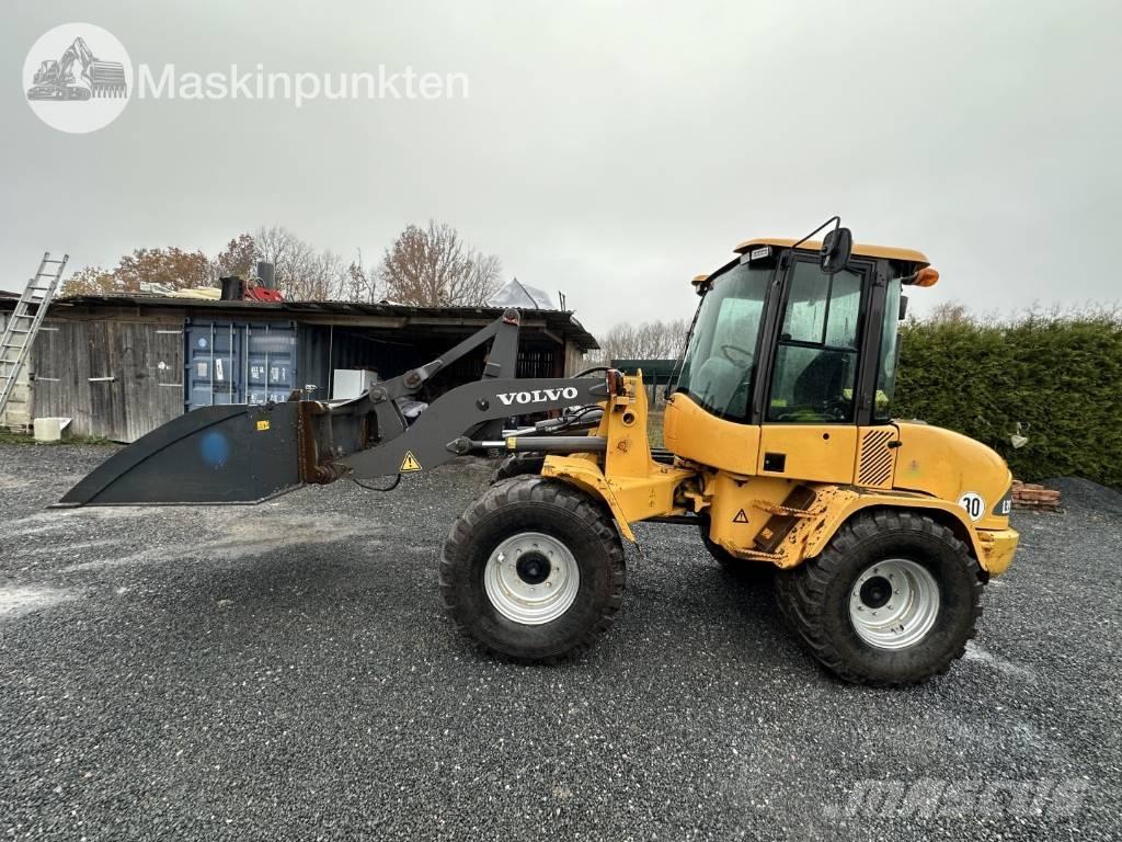 Volvo L 35 B Gumikerekes homlokrakodók