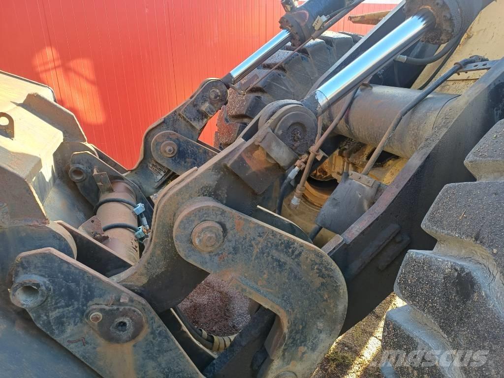 Volvo BM 4600 Gumikerekes homlokrakodók