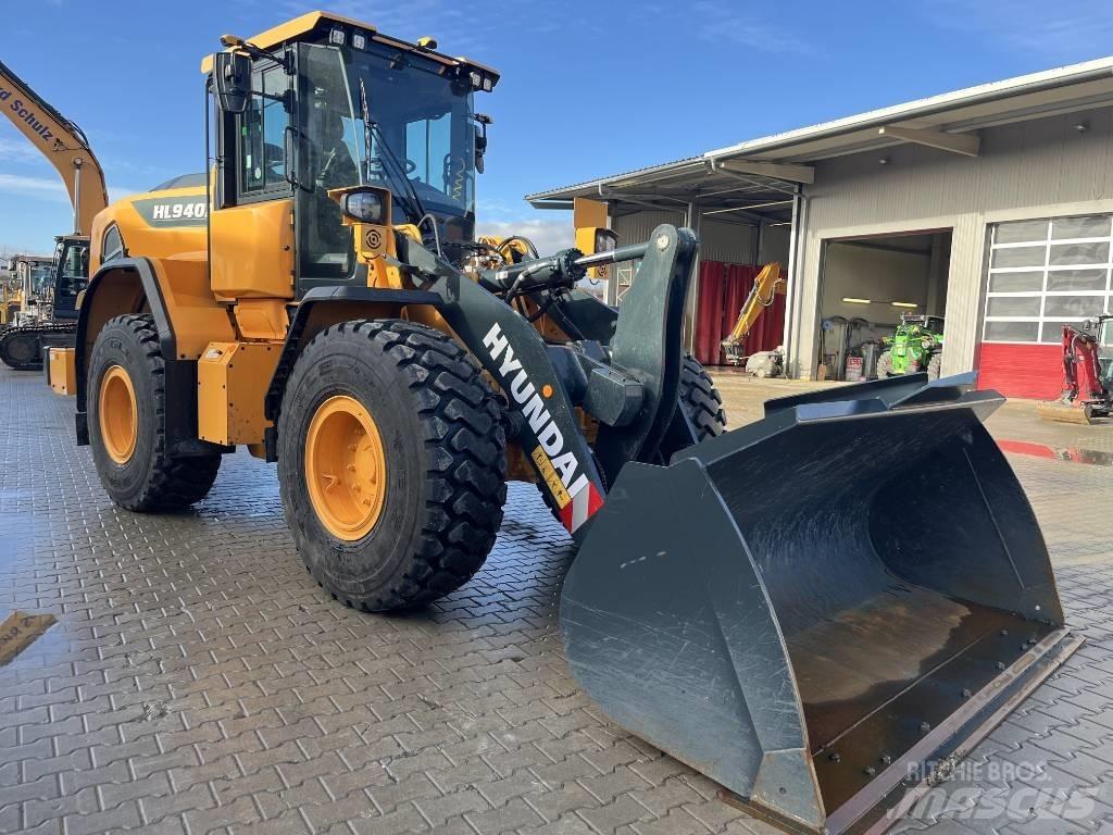 Hyundai HL940A Gumikerekes homlokrakodók
