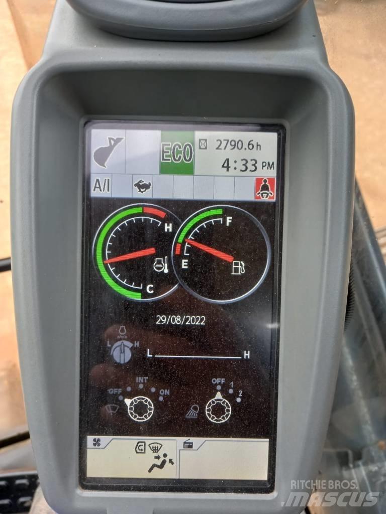 DEERE 210G Lánctalpas kotrók