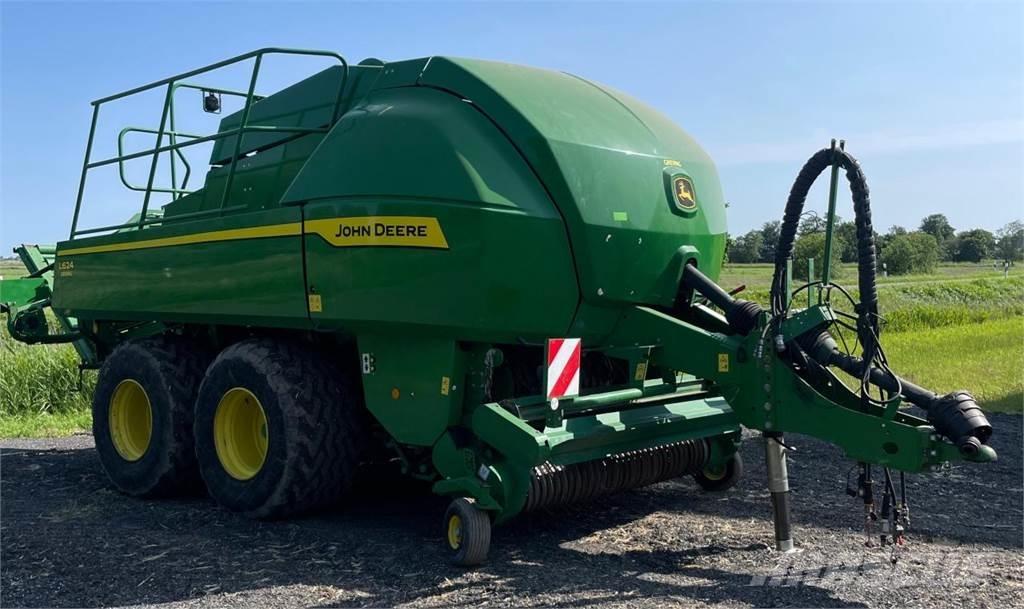 John Deere L624 Szögletes bálázók