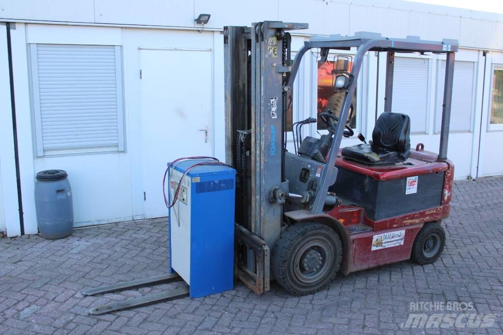 Hangcha CPD 25 Elektromos targoncák