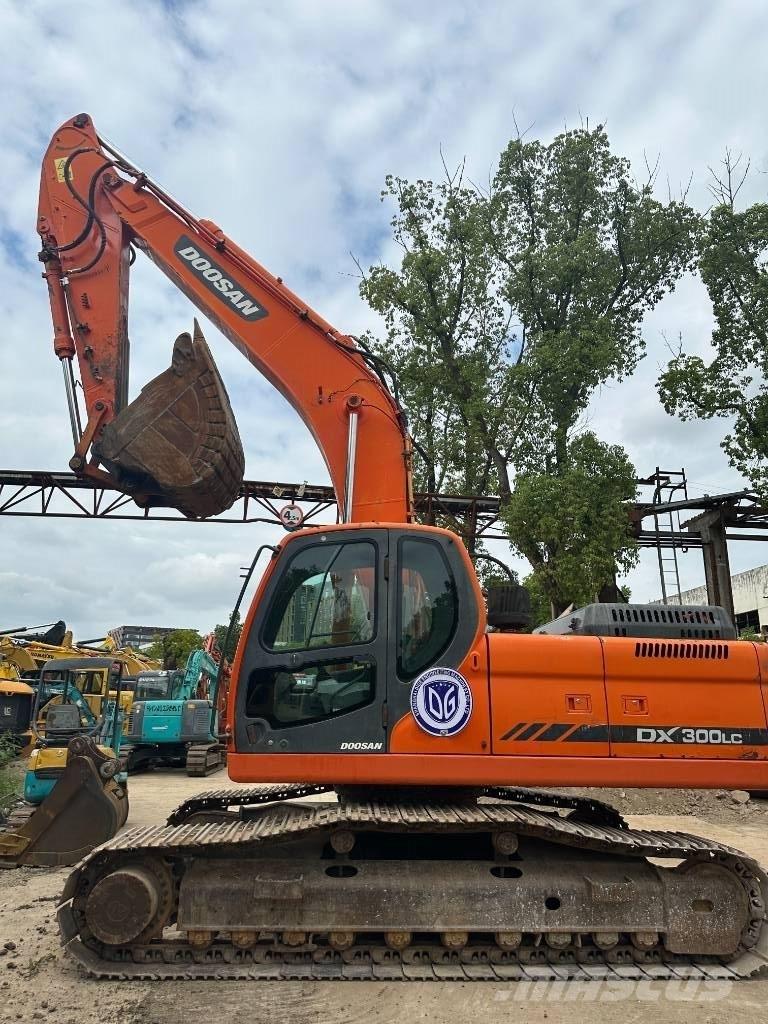 Doosan DX300 Lánctalpas kotrók