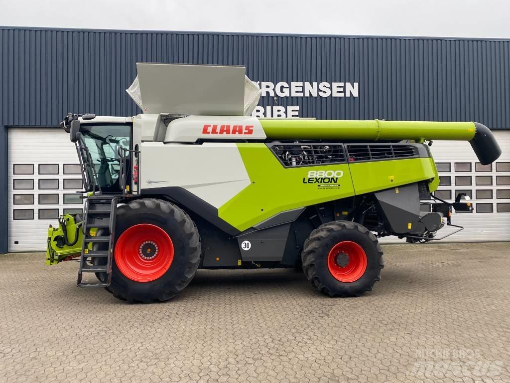 CLAAS LEXION 8800 Kombájnok