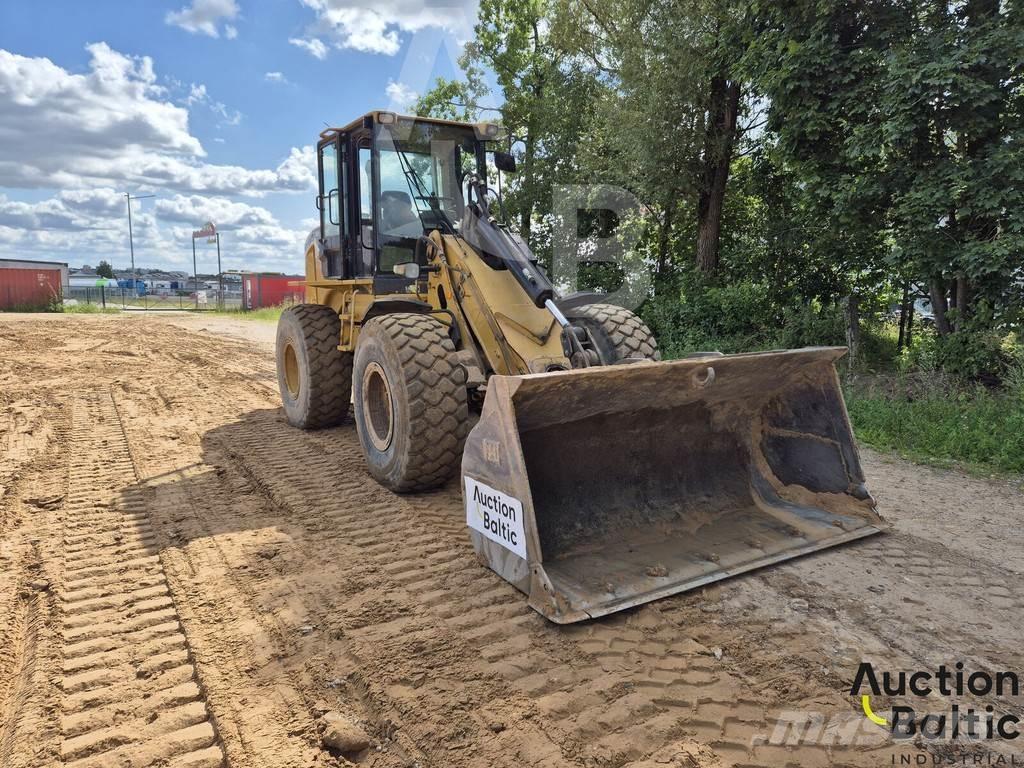 CAT 930 H Gumikerekes homlokrakodók