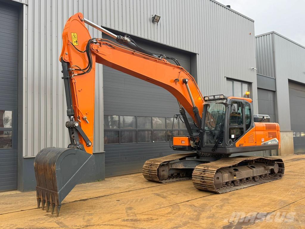 Doosan DX225LC-7 Lánctalpas kotrók