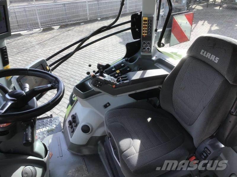 CLAAS AXION 810 Traktorok