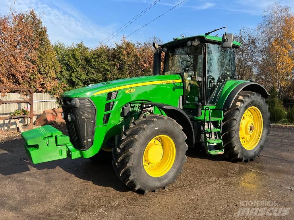 John Deere 8230 Traktorok