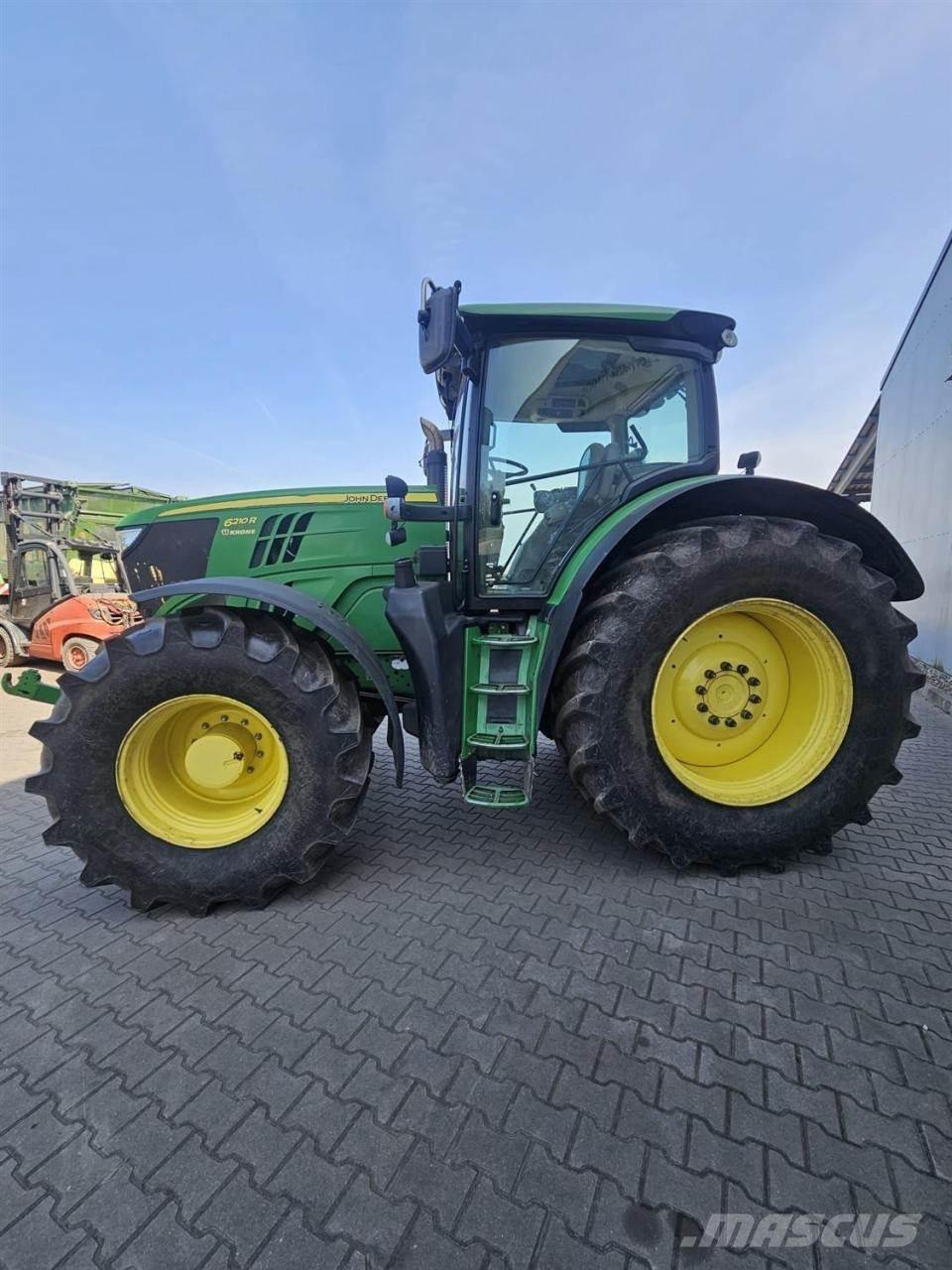 John Deere 6210R Traktorok